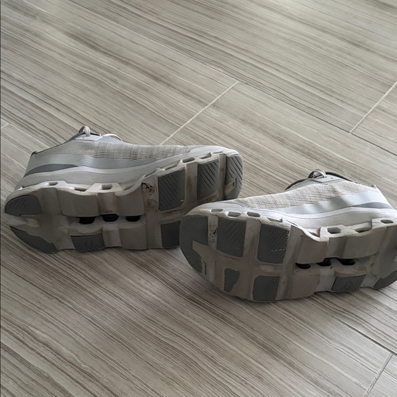 On Running Monster Men's Light Gray Sneakers size 8 - Picture 5 of 5